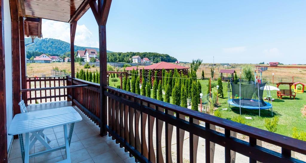 Pensiunea Mountain King Simbata de Sus Exterior photo